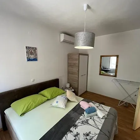 Apartment Mario